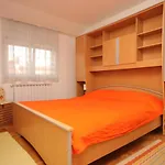 Apartments With A Parking Space Pula - 7340